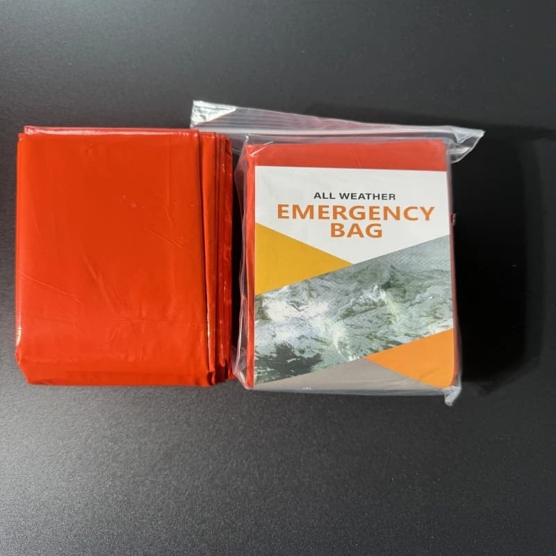 Sac de couchage d'urgence, couverture de survie, sac de bivouac thermique en Mylar, abri léger, impe