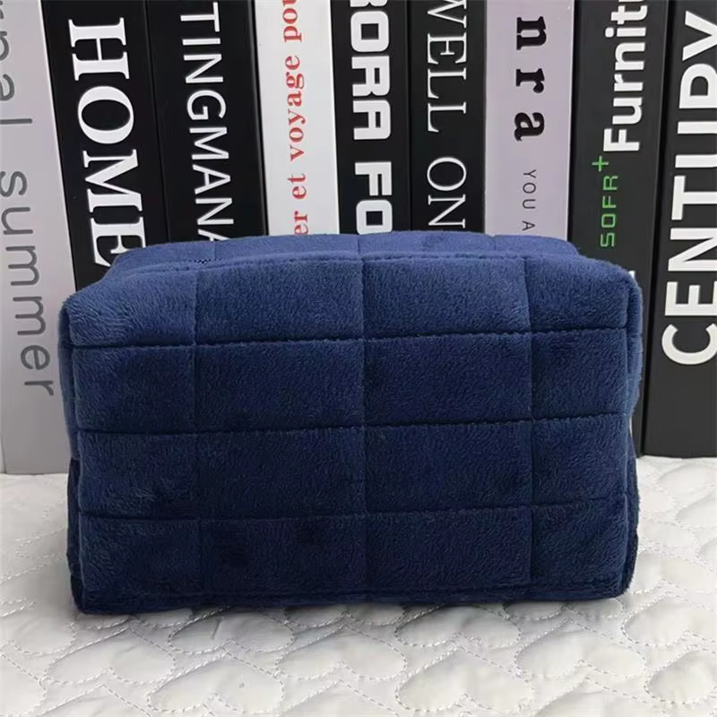 Trousse de maquillage élégante en fourrure pour femmes, grande capacité à fermeture éclair de couleu
