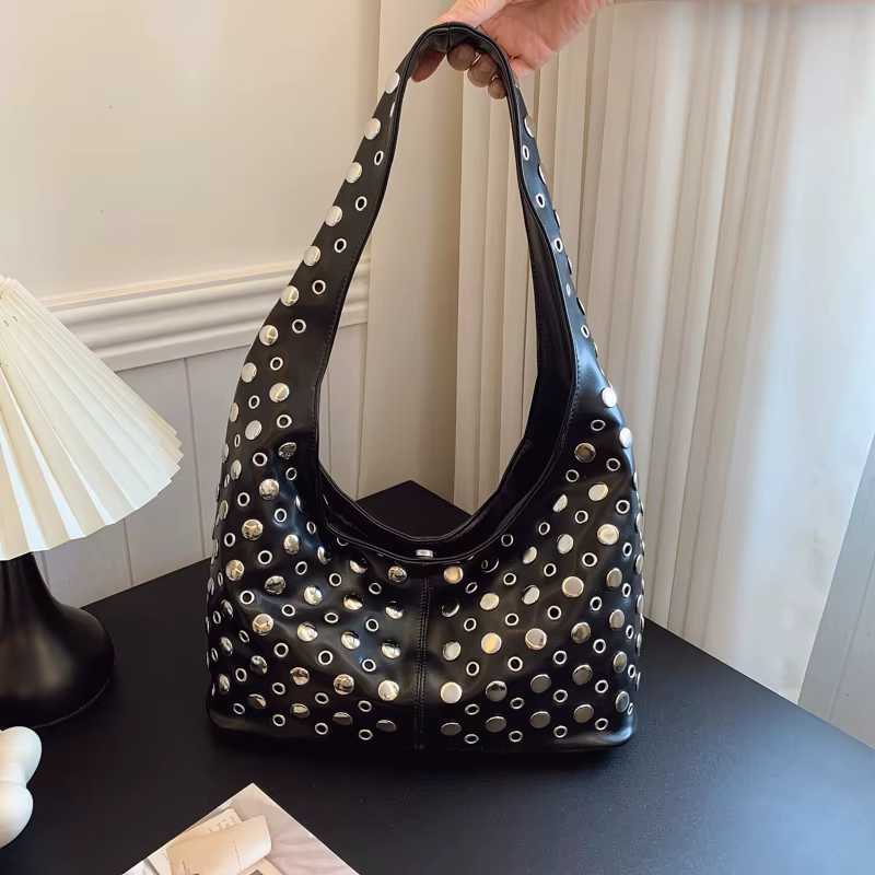 Sac à bandoulière de luxe pour femmes Vintage classique Punk personnalisé Rivet poche moto fille sac