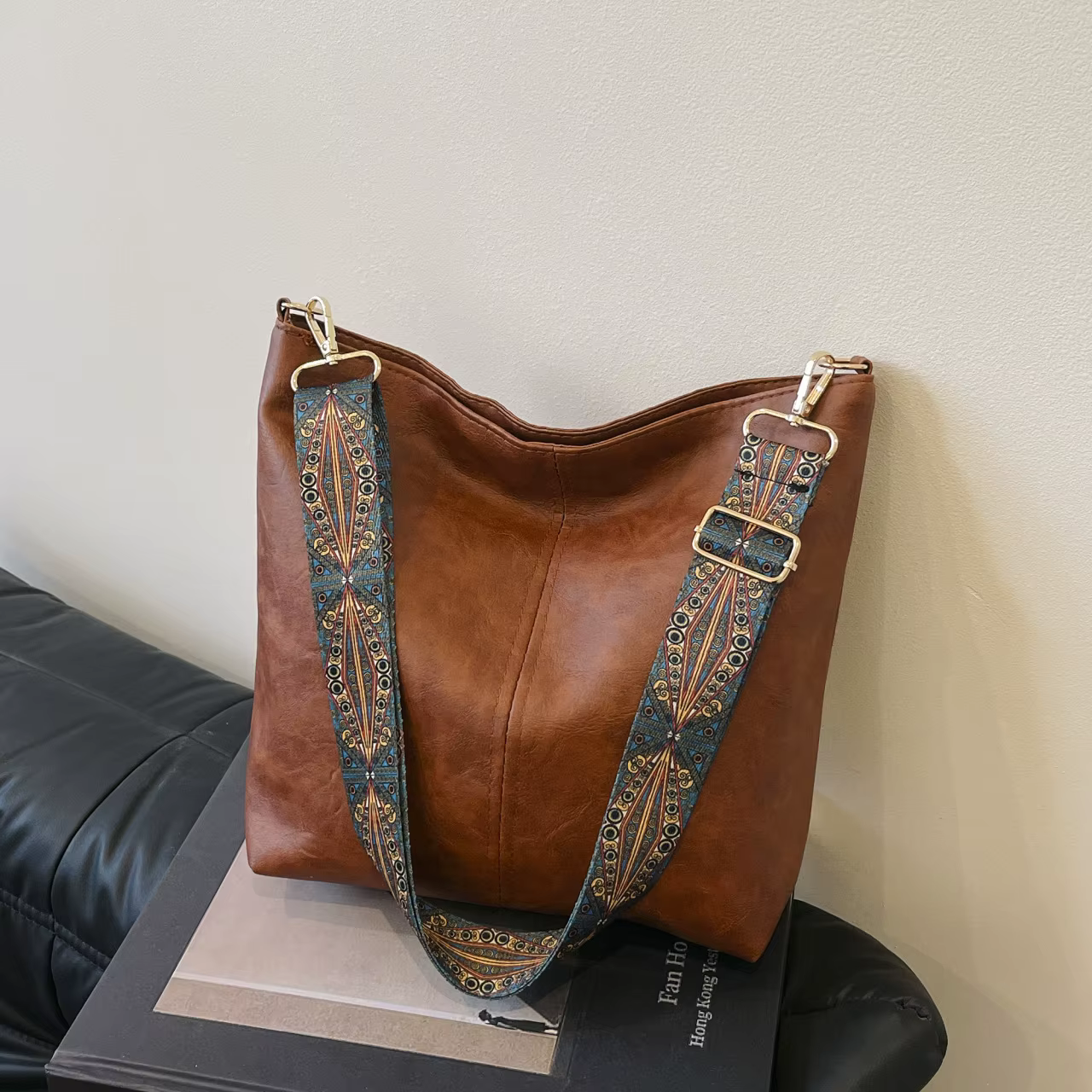 Nouvelle mode européenne et américaine fourre-tout épaule et bandoulière grande capacité sac seau co