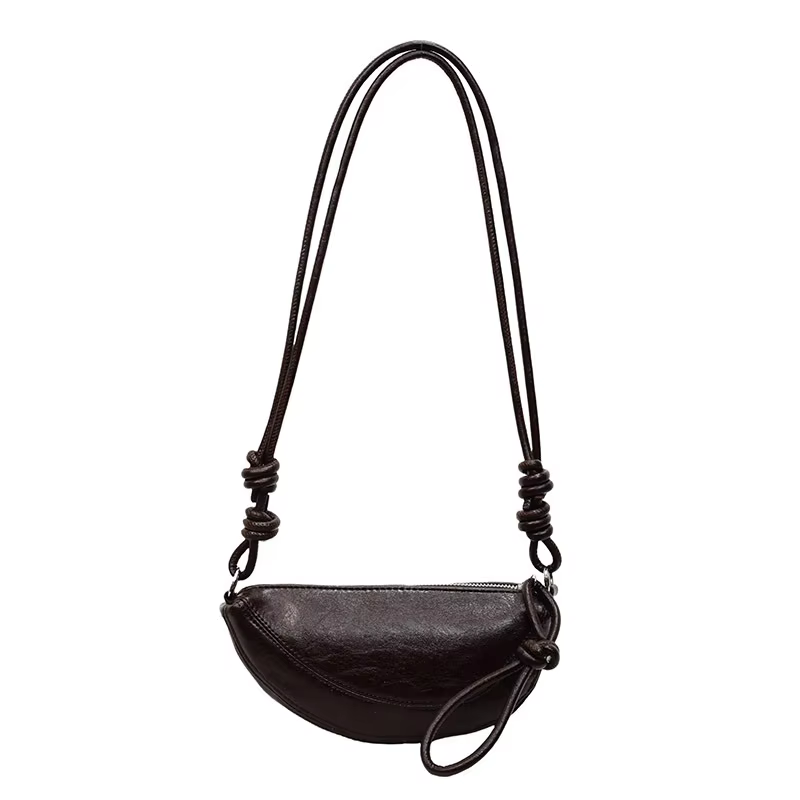 Sac à bandoulière en cuir souple en forme de dumpling pour femme, idéal pour les trajets quotidiens,
