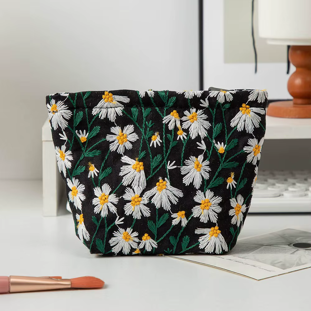 Pochette brodée marguerite mignonne pour femme, mini trousse de maquillage coquette, porte-clés flor