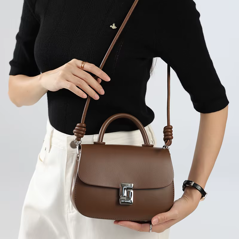 Sac à bandoulière en cuir de vache véritable pour femmes, léger, de luxe, rétro, petits sacs à main 