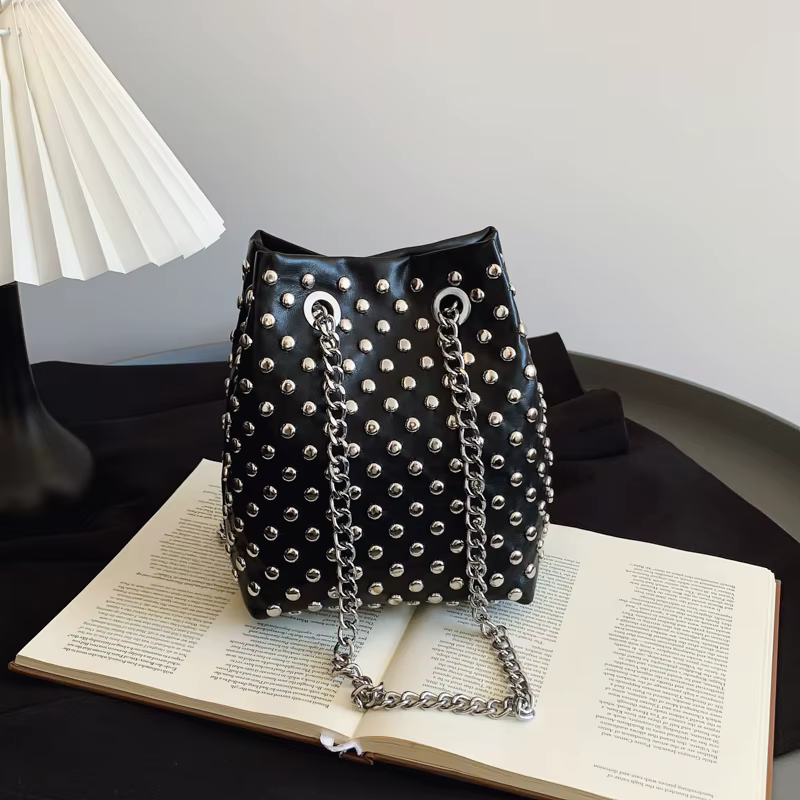 LEFTSIDE rétro petits Rivets sac à bandoulière en cuir PU pour femmes 2025 Style Punk sacs à main se