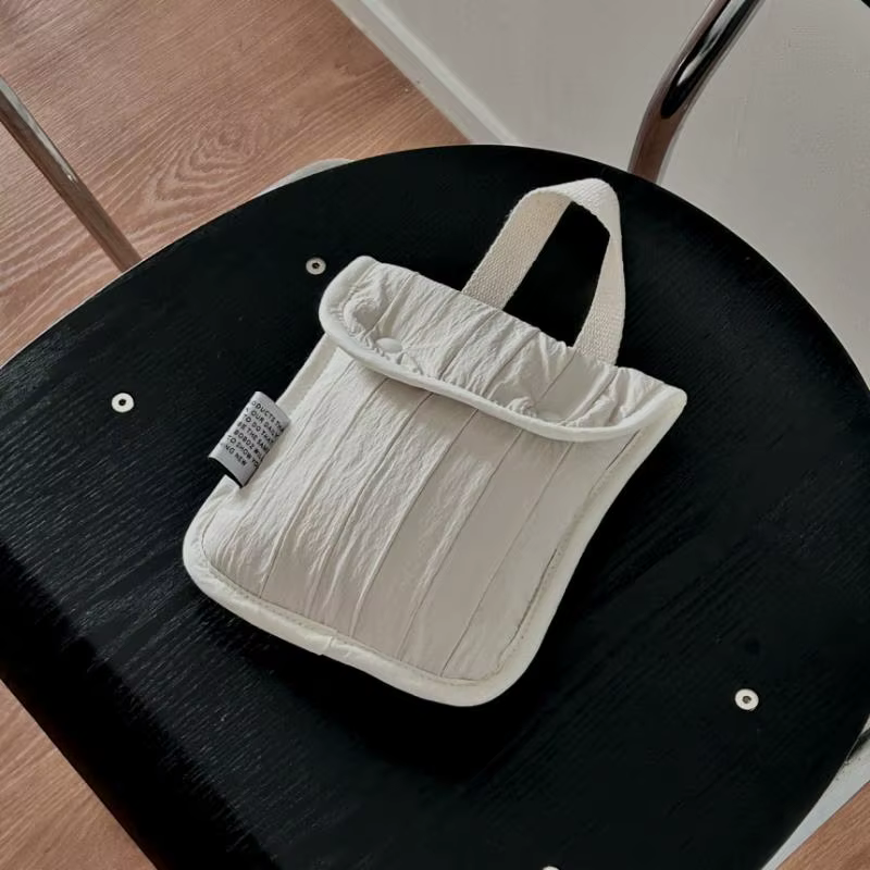 Mini sac matelassé en nylon minimaliste, petit sac à main portable avec poignée, fermeture à bouton-
