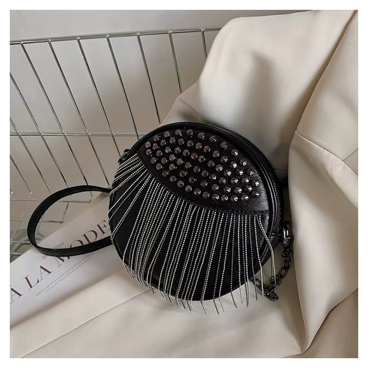 Sac cylindrique de luxe pour femmes, sacs à bandoulière à rivets, à franges, petit sac à bandoulière