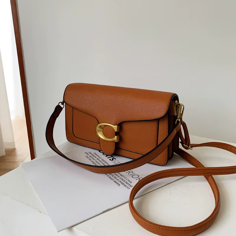 Sac bandoulière carré petit format Caviar Grain - Design minimaliste et avant-gardiste, sac à main p