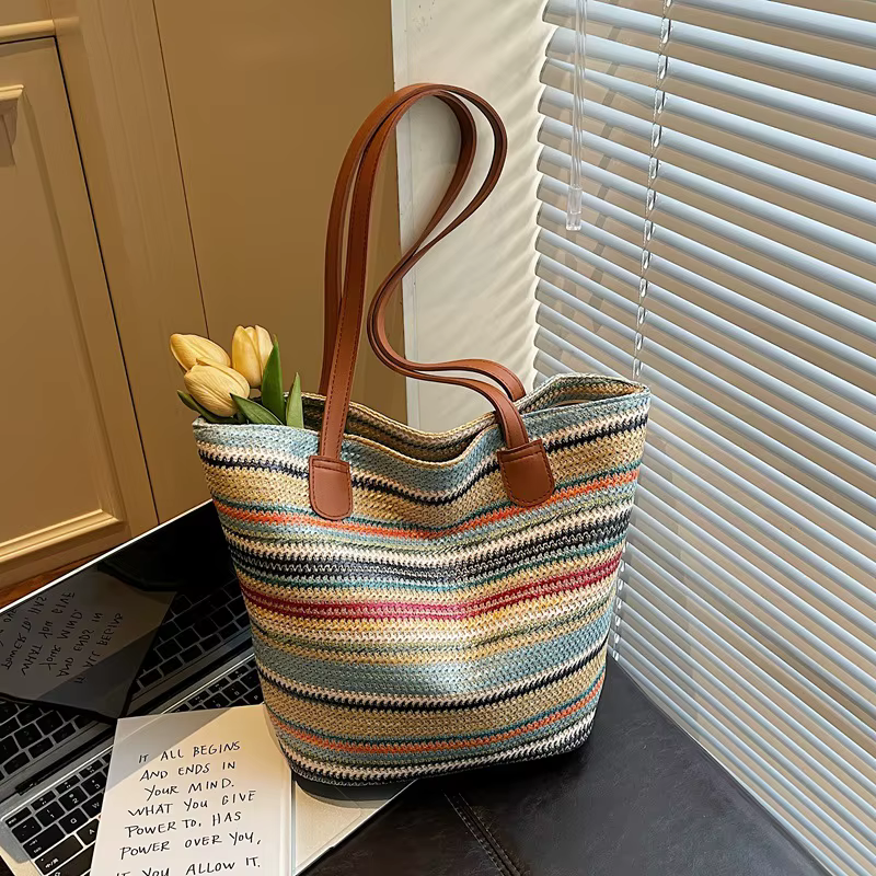 Nouveau sac fourre-tout en paille tressée arc-en-ciel grande capacité pour femme, idéal pour la plag