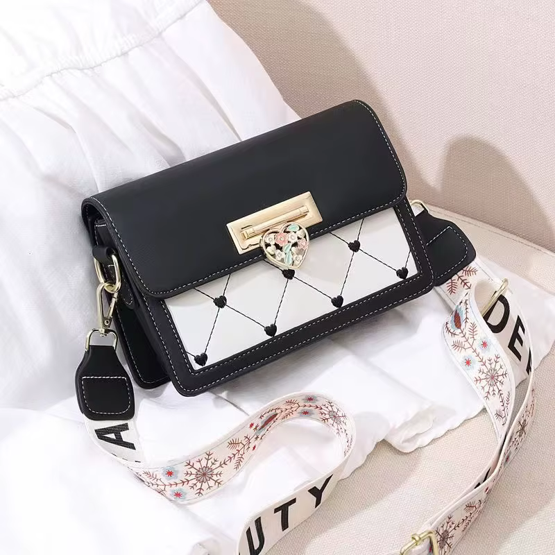 Petit sac pour femme, été 2026, nouveau sac carré polyvalent, sac à bandoulière large et tendance po