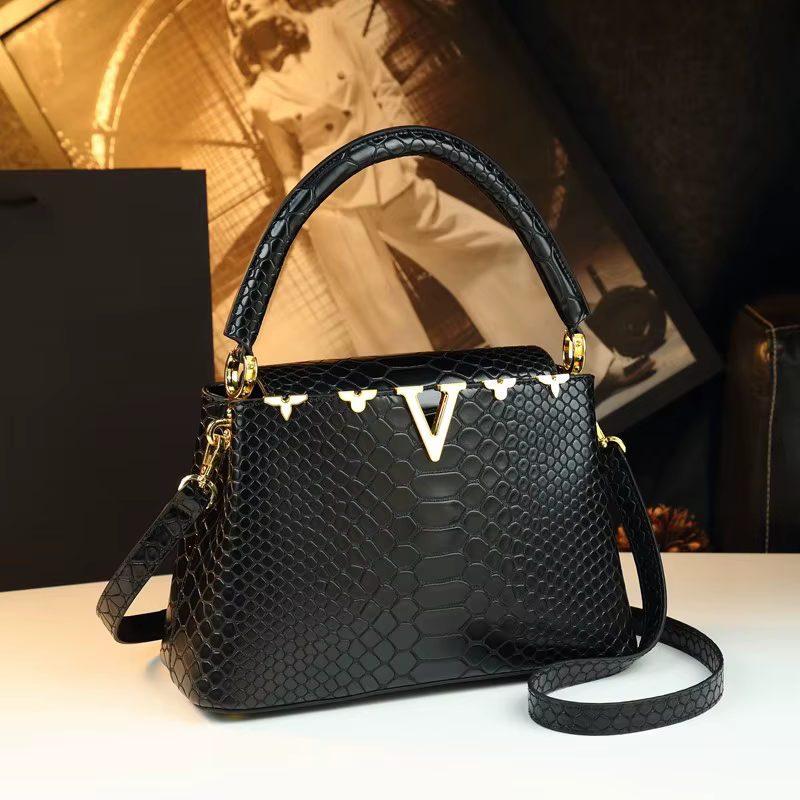 sac à main à la mode et polyvalent avec une sensation haut de gamme. C'est un sac de niche pour les