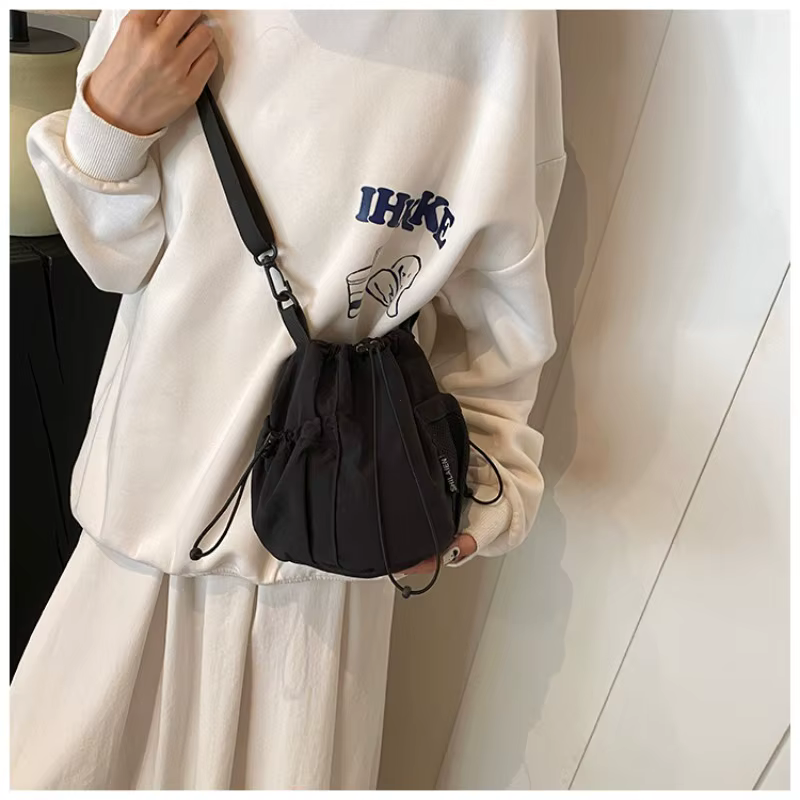 Sac en tissu Nylon hydrofuge de Style Ins européen et américain pour femmes, nouveau sac seau Simple