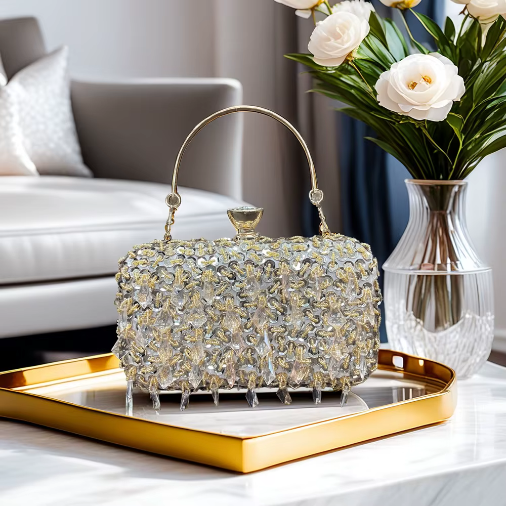Pochette de soirée rose irisée à sequins pour femme, sac rigide à pompon en cristal avec chaîne déta
