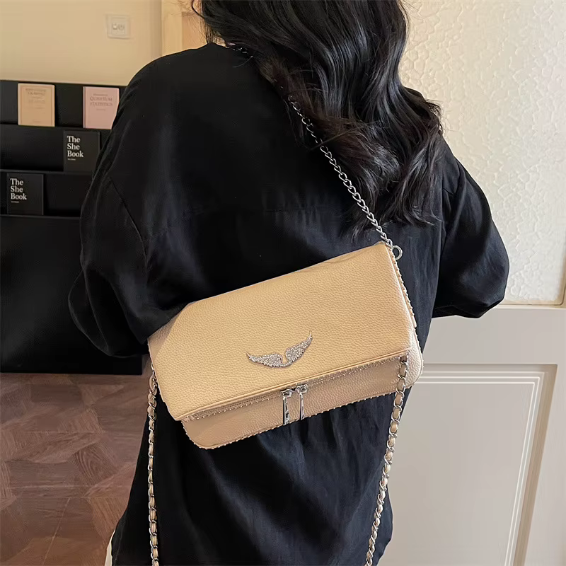 Sac à bandoulière matelassé élégant et compact, style vintage minimaliste, sac à main de luxe aborda