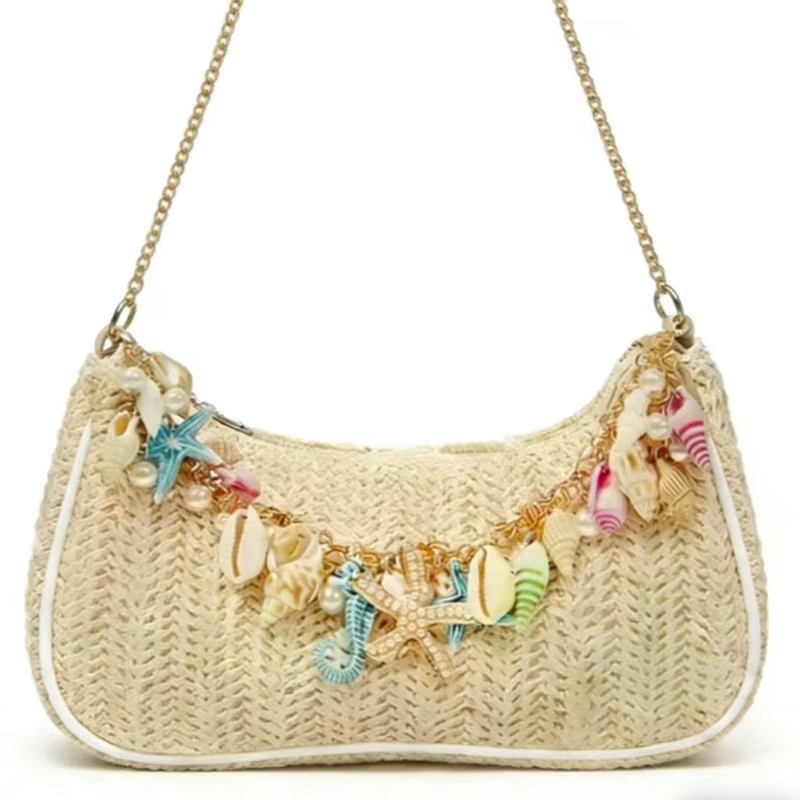 Sac à bandoulière bohème en paille d'été avec breloques coquillages, étoiles de mer et hippocampes,
