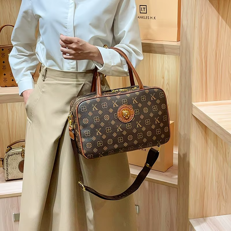 Sac à main léger de marque de luxe pour femmes, sac à bandoulière de styliste de grande capacité à l