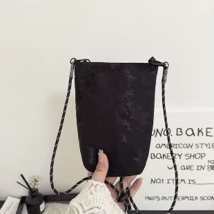 Sac fourre-tout de luxe haut de gamme pour femmes avec un design vintage et un logo en lettres, parf