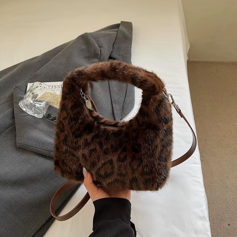 Pochette de soirée de luxe en fausse fourrure léopard, sac à main en peluche douce de styliste, sac