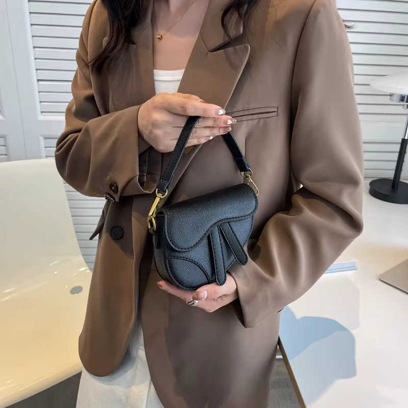 Nouveaux sacs de selle au Design solide, sac à bandoulière polyvalent pour femmes, loisirs de plein 