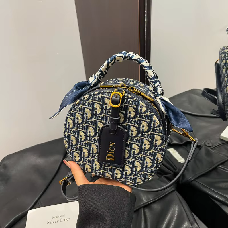 Sac à bandoulière jacquard brodé avec lettres, en soie, nouvelle collection 2025, tendance, petit sa