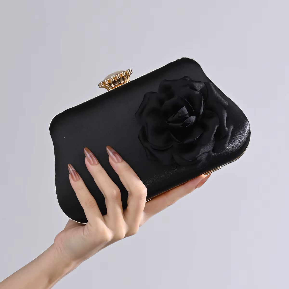 Pochette de soirée en Satin à fleurs exquises, soyeuse, luxueuse, élégante, délicate, vibrante, orné