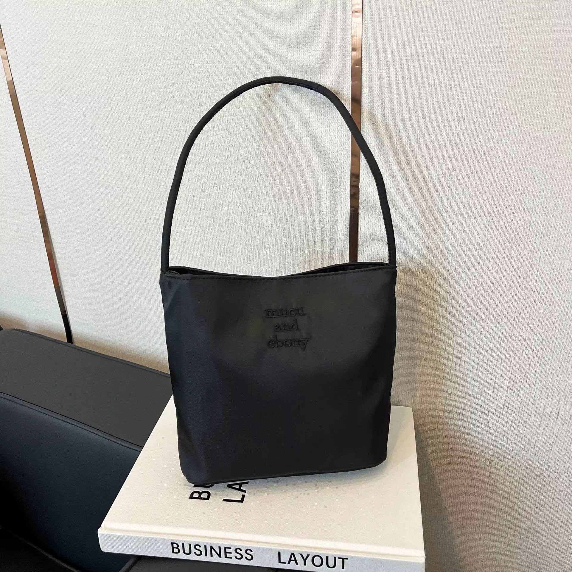 Sac carré brodé, sac seau en nylon tendance de style japonais, nouveau sac à bandoulière printemps/é