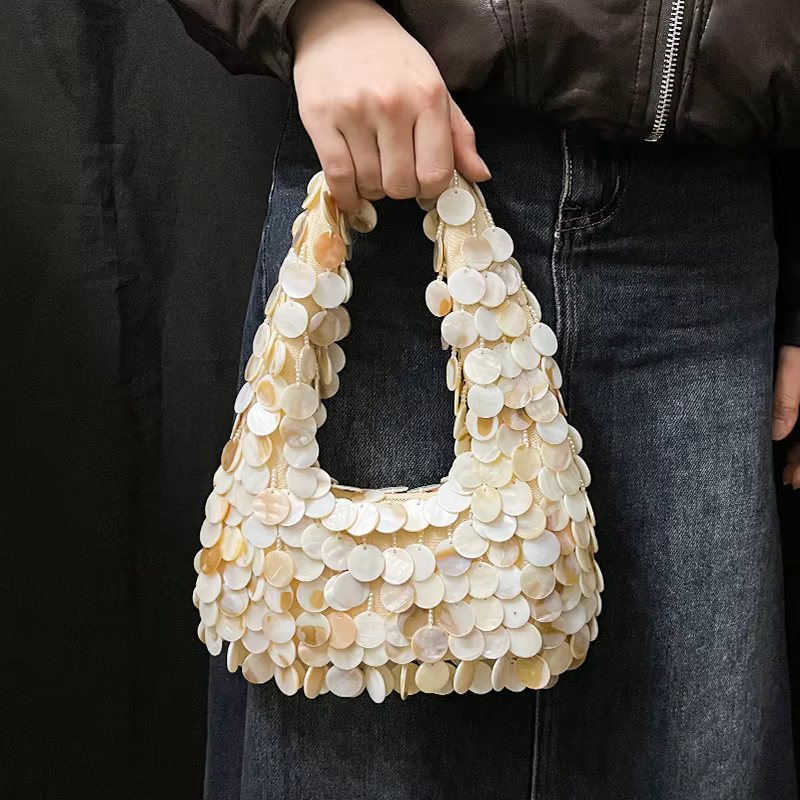 Sac à main en coquillage perlé cousu à la main, nouveau style printemps 2026, style banquet mondain,