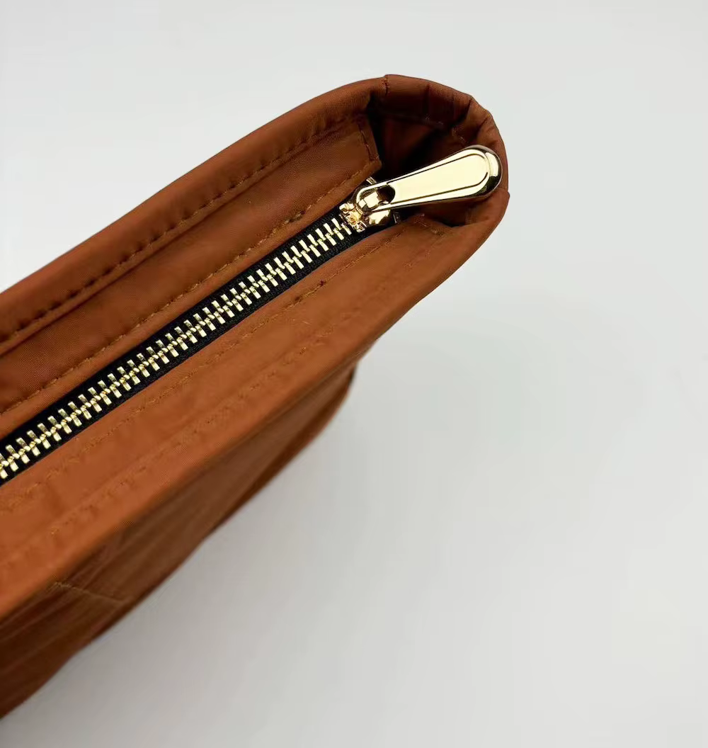 Sac à main de maquillage fait à la main avec insert en nylon