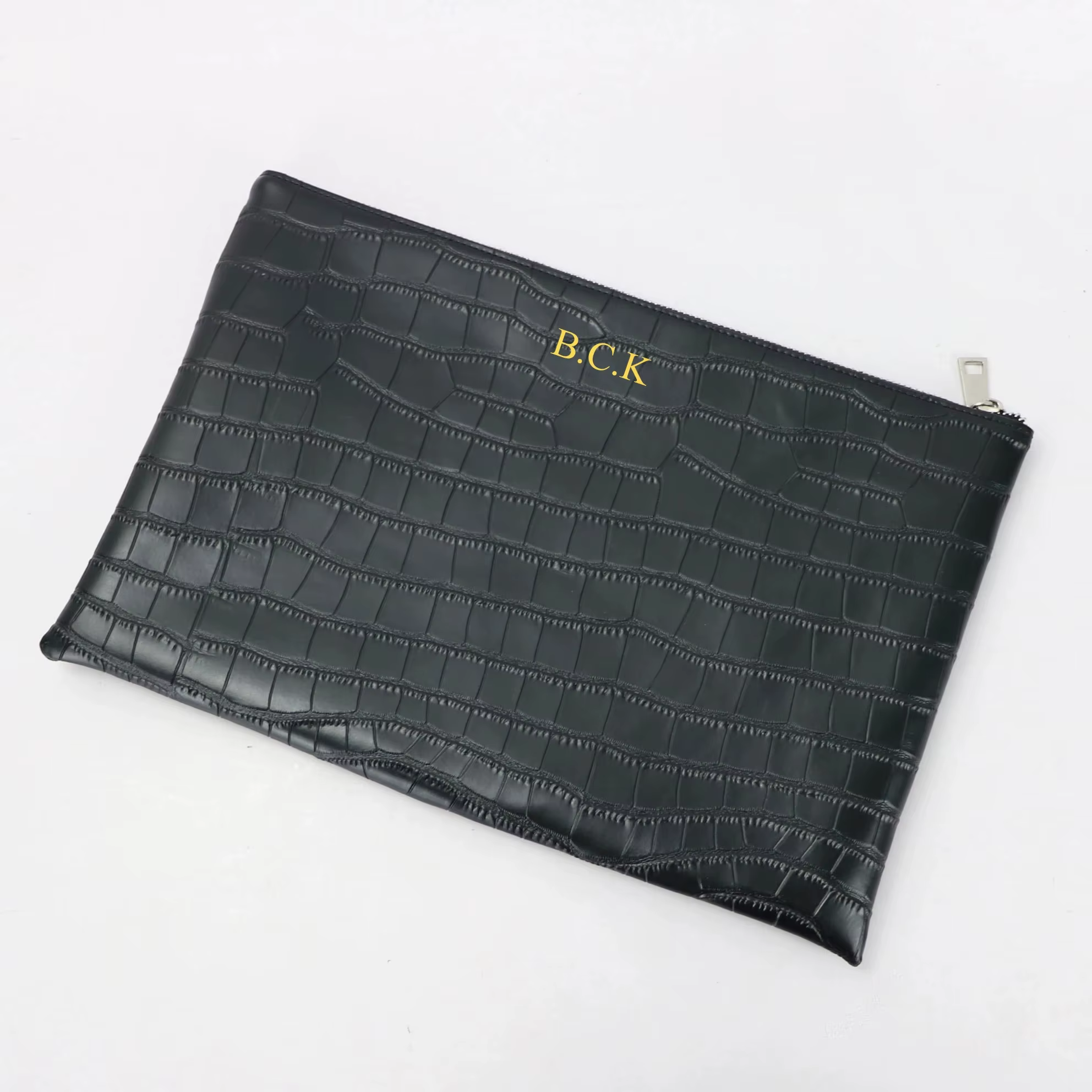 Pochette noire personnalisée en cuir véritable pour femme