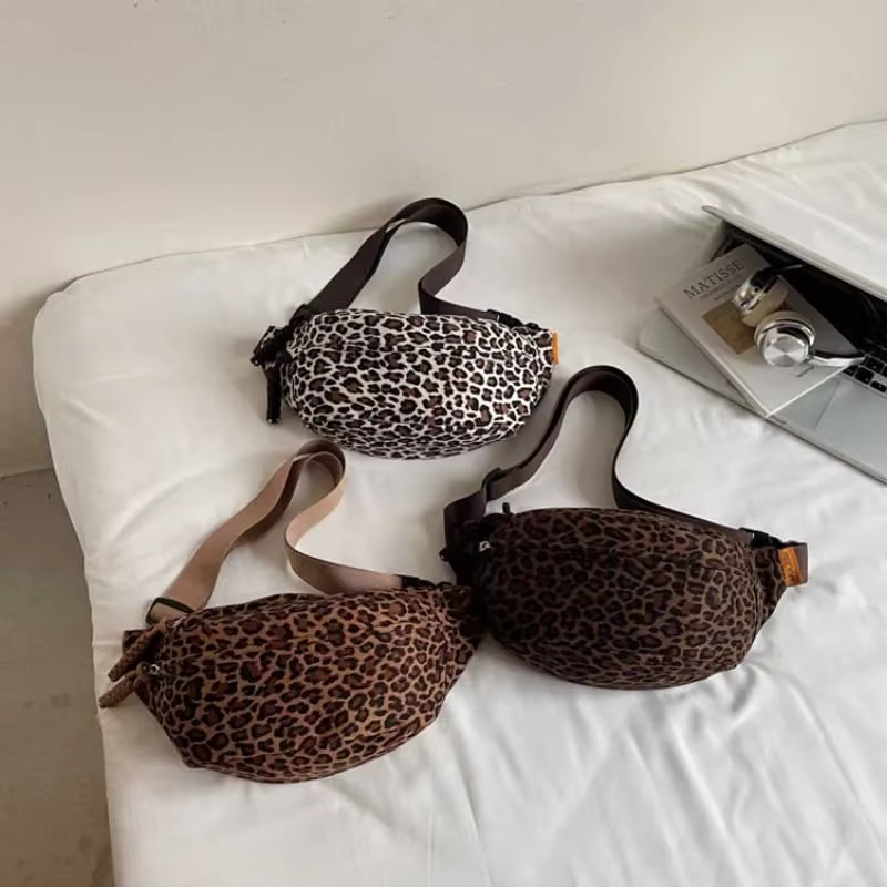 Sac de poitrine imprimé léopard pour femmes