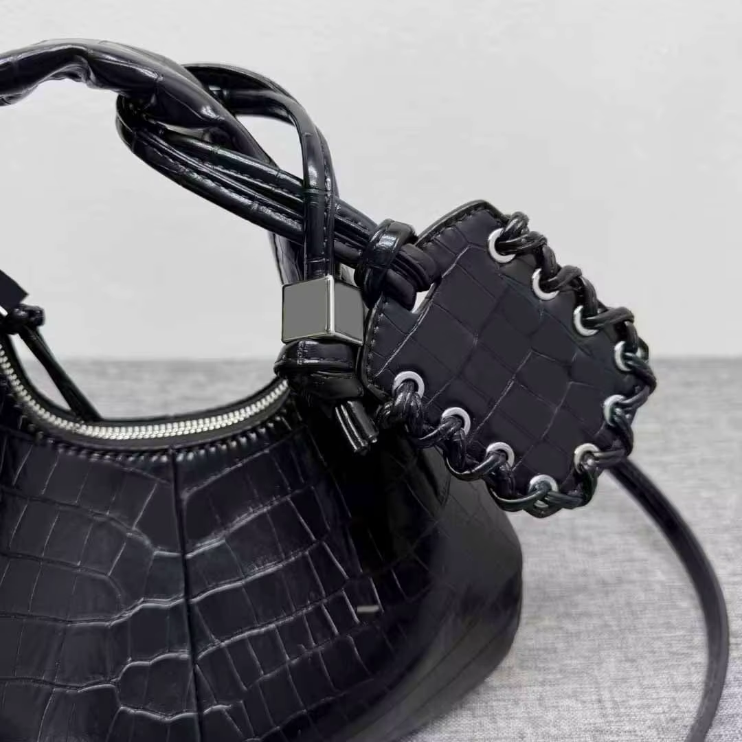 Sac à bandoulière Y2K tendance style punk rock parisien pour femme