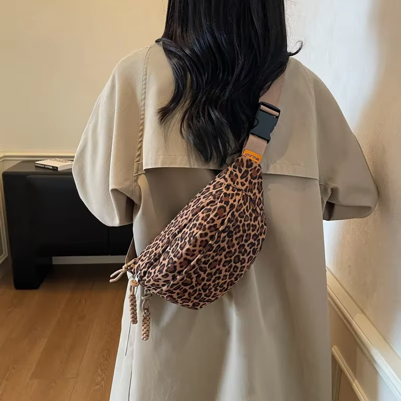 Sac de poitrine imprimé léopard pour femmes