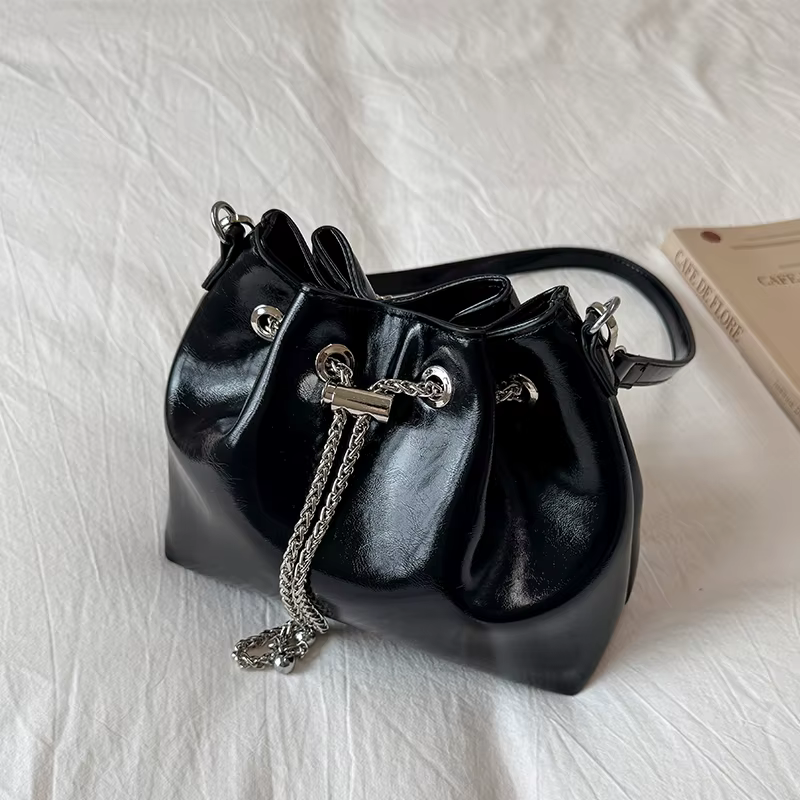 Sac à bandoulière argenté de luxe pour femmes