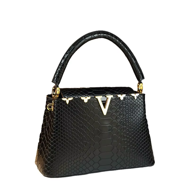 Sac à main à la mode et polyvalent avec une sensation haut de gamme. C'est un sac de niche pour les mamans d'âge moyen