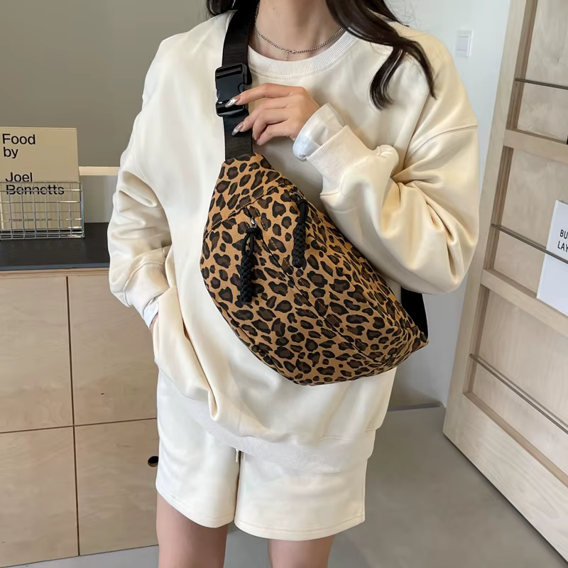 Sac de taille imprimé léopard de styliste