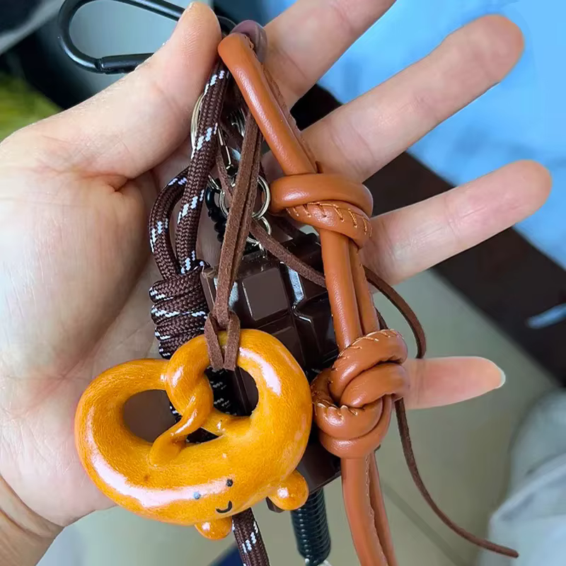 Automne/hiver marron mignon pain alcalin Style coréen INS sac pendentif chocolat escalade corde porte-clés décoratif Hangin
