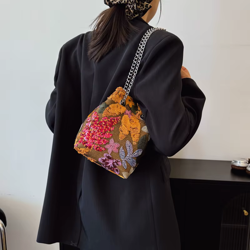 LEFTSIDE rétro petits Rivets sac à bandoulière en cuir PU pour femmes 2025 Style Punk sacs à main seau