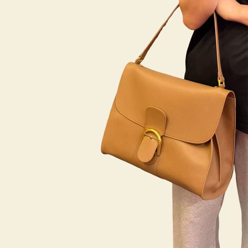 Sac à main en cuir brillant taille L