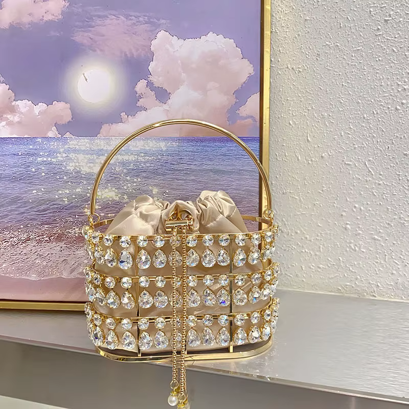 Sac seau clouté de luxe en diamant scintillant