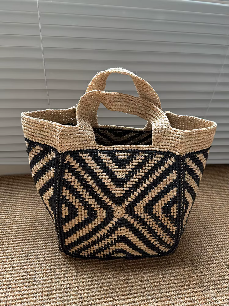 Sac fourre-tout en raphia tressé à la main pour femme