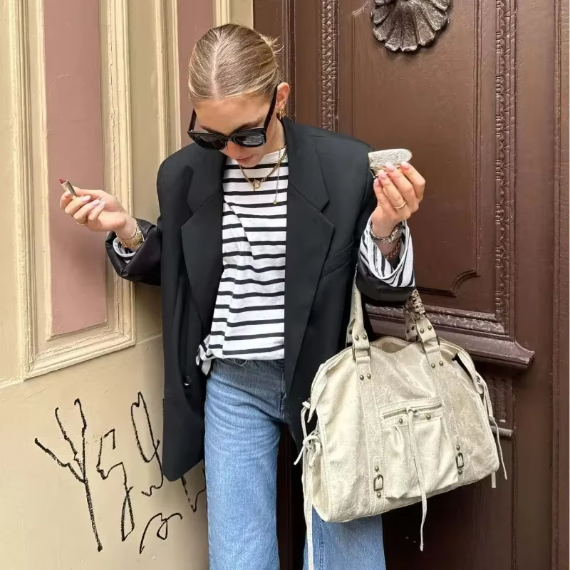 Sac à langer vintage élégant et stylé : Sac messager de luxe à porter en bandoulière pour femme avec un look de créateur unique et une grande capacité de rangement.