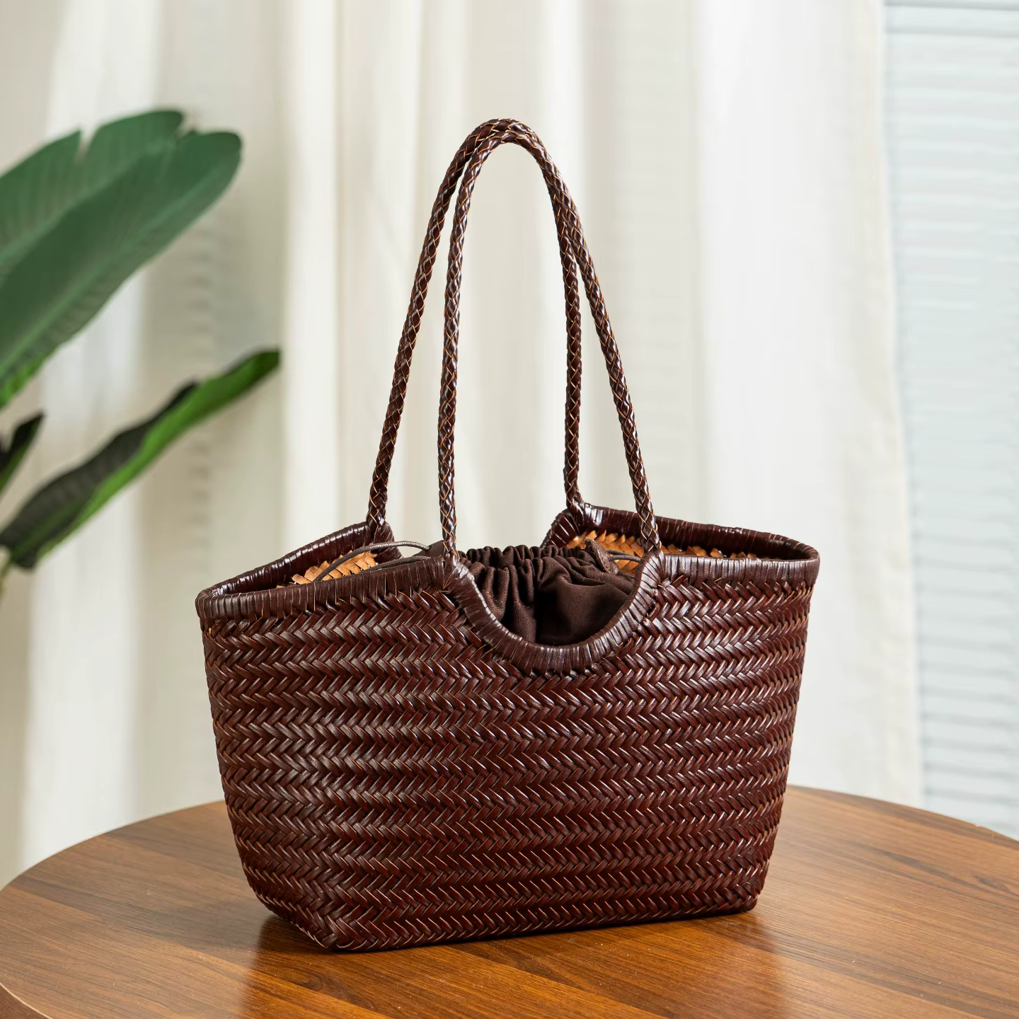 Sac fourre-tout en cuir véritable tissé à la main