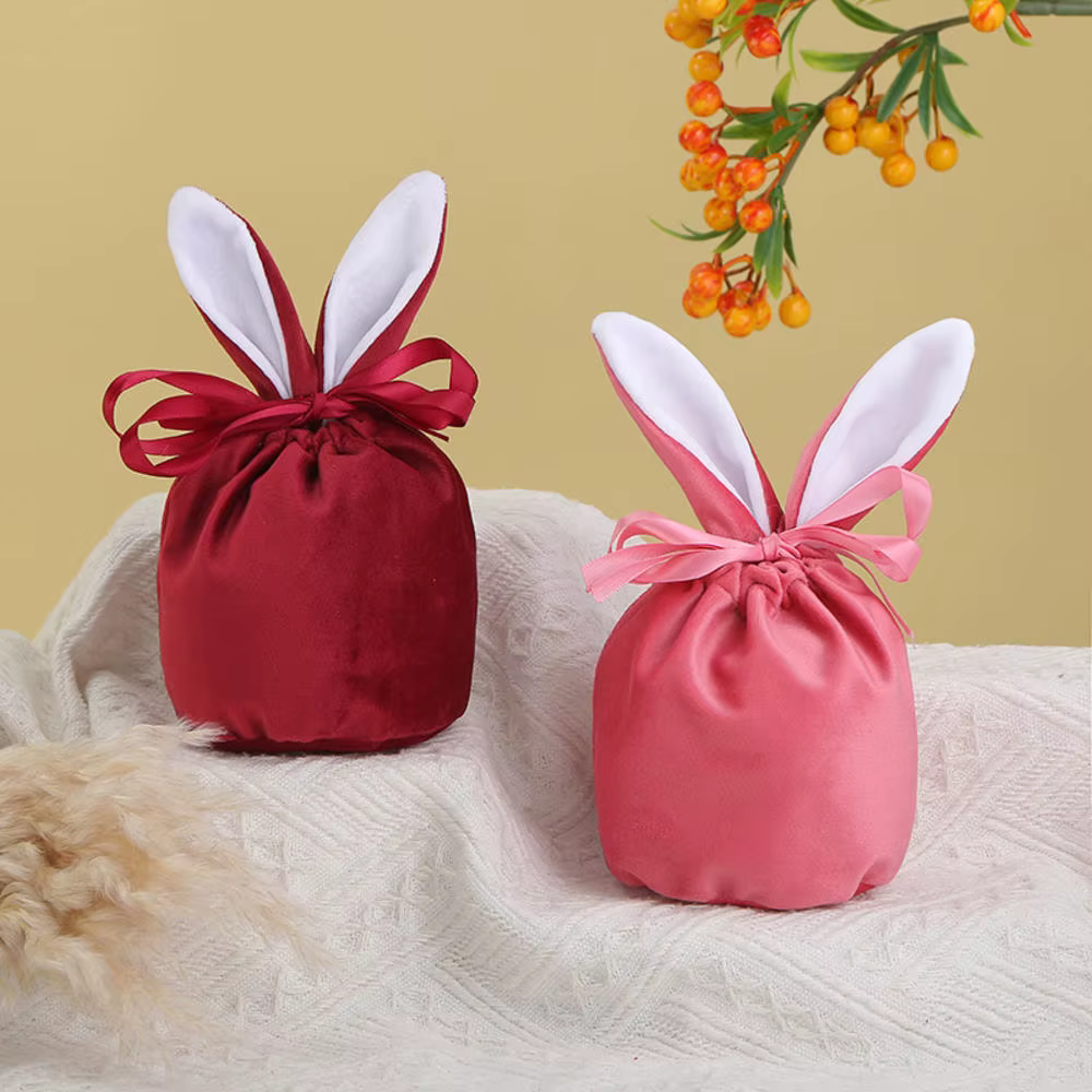Sacs de lapin de Pâques avec oreilles en velours