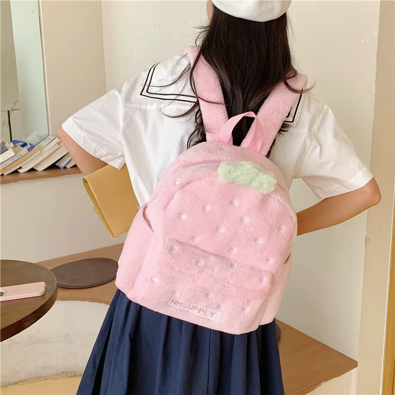 Sacs à dos classiques en peluche couleur unie motif fraise pour femmes 2026 – Grande capacité avec poche intérieure zippée – Vente chaude