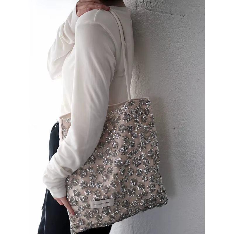 Sac à bandoulière en toile à fleurs en sequins argentés