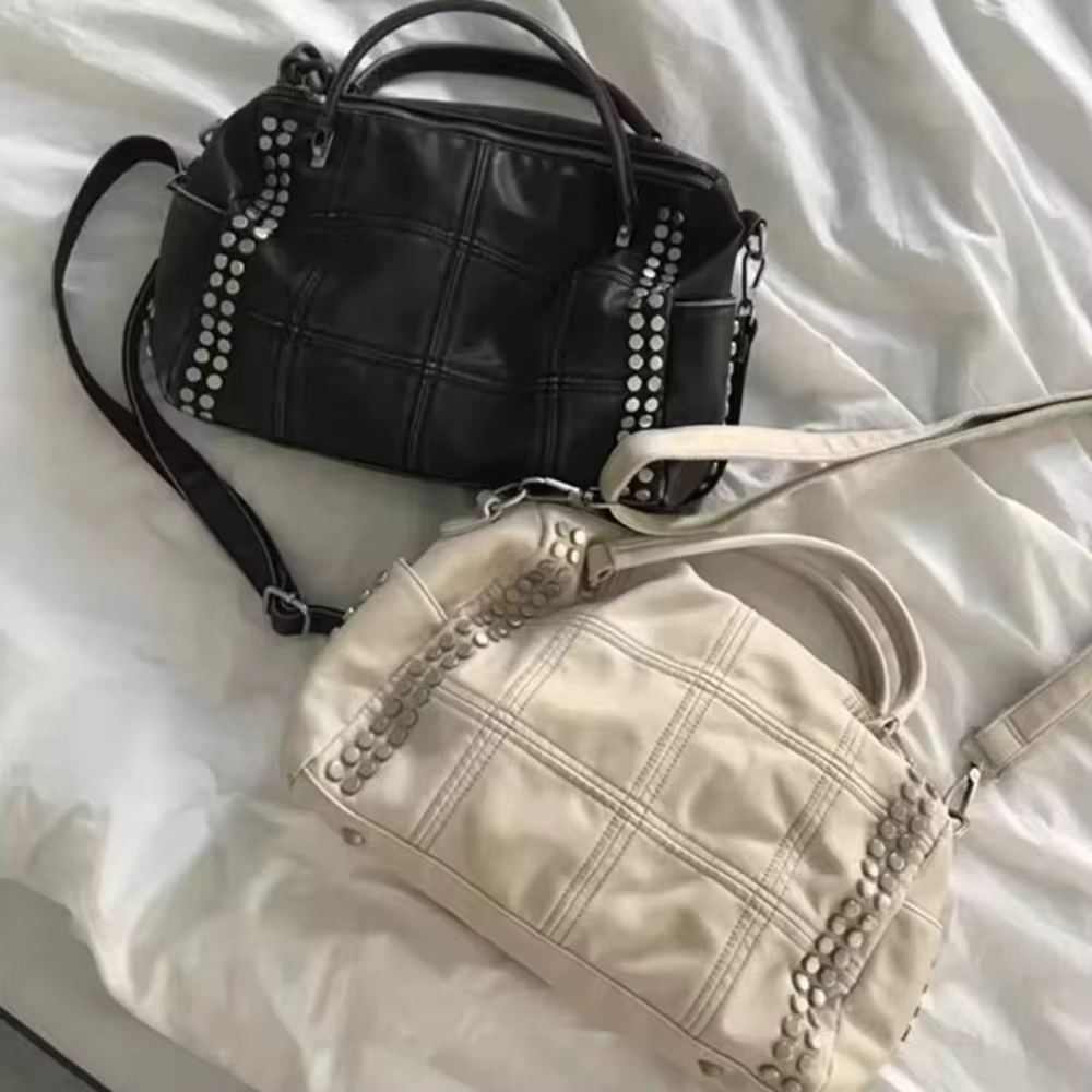 Sac fourre-tout matelassé grande capacité avec rivets