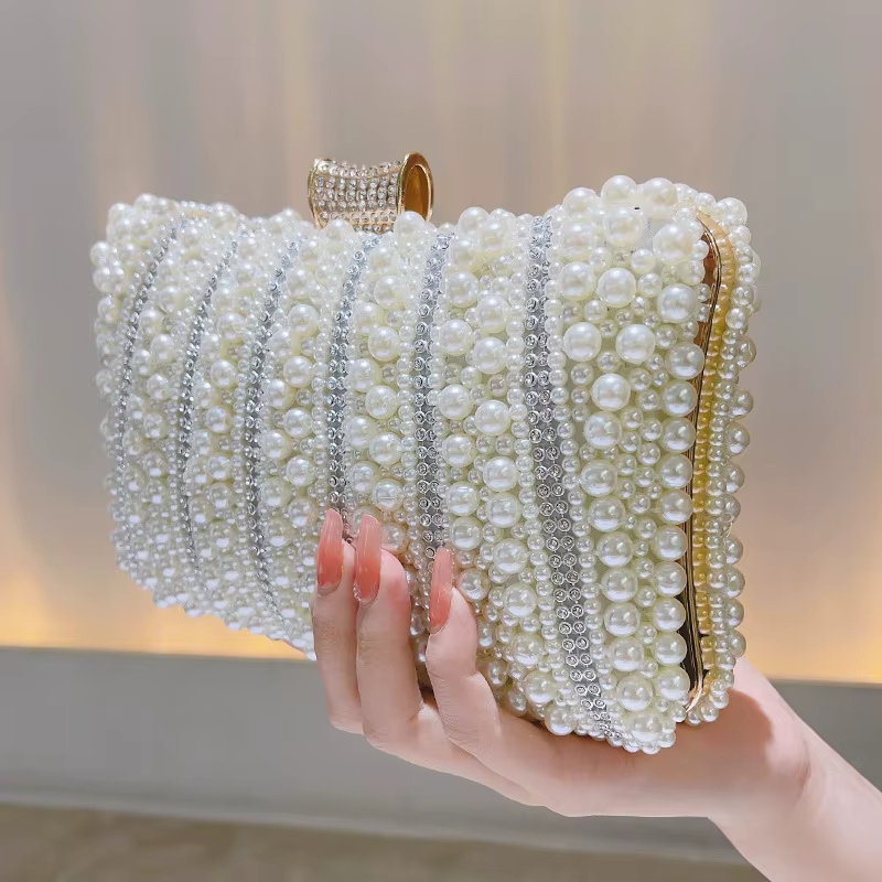 Pochette en perles pour femme
