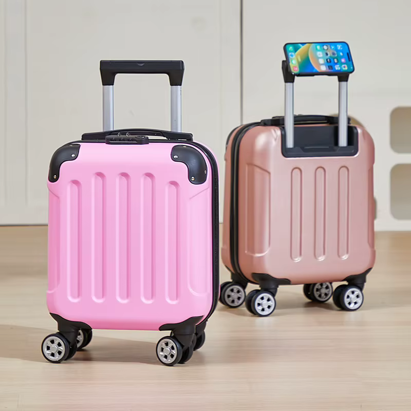Bagage à main à la mode valise de cabine de 14 pouces parfaite pour les courts voyages comprend un porte-gobelet et un support pour téléphone multi-dire