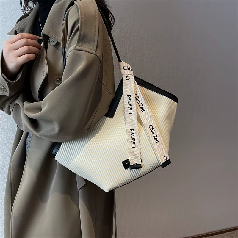 Sac fourre-tout grande capacité pour femme – Nouvelle collection été – Sac à bandoulière tendance pour le travail et les cours – Style urbain en PU – Vente flash de la saison