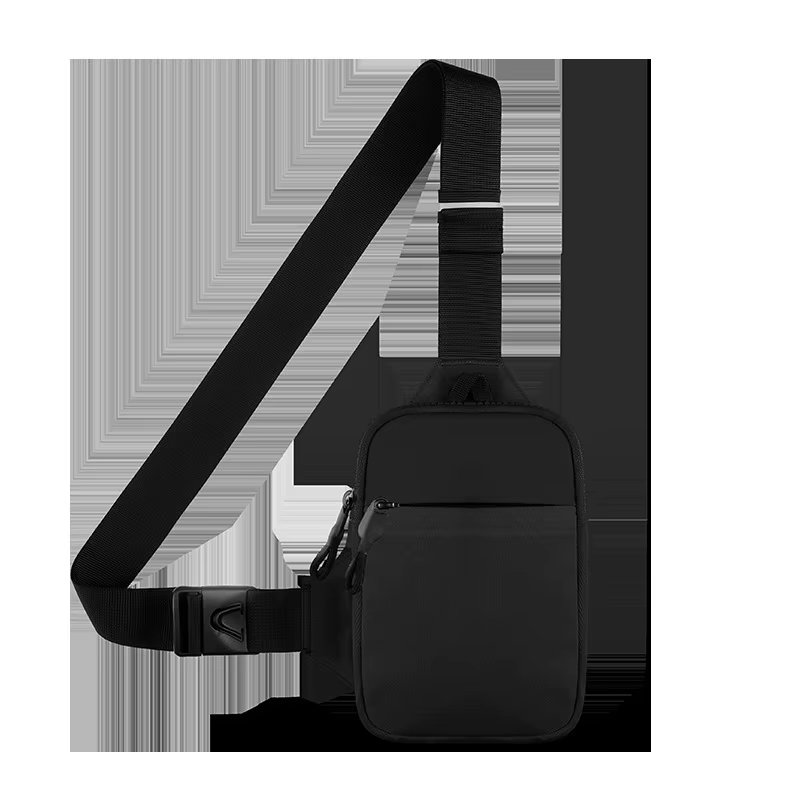 Un mini sac à bandoulière élégant pour hommes
