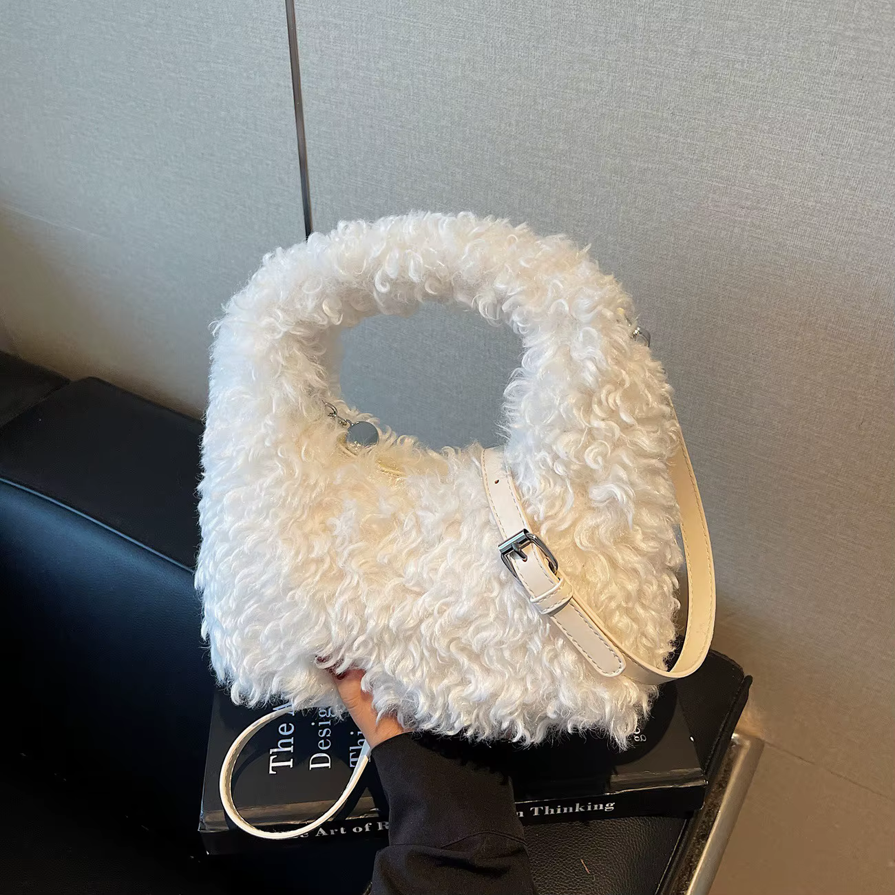 Sac à main femme en fausse fourrure d'agneau